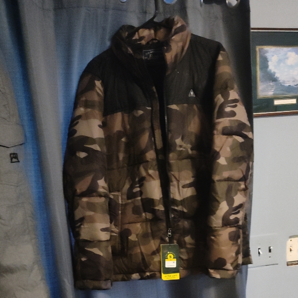 Levi's Camouflage Puffer Jacket